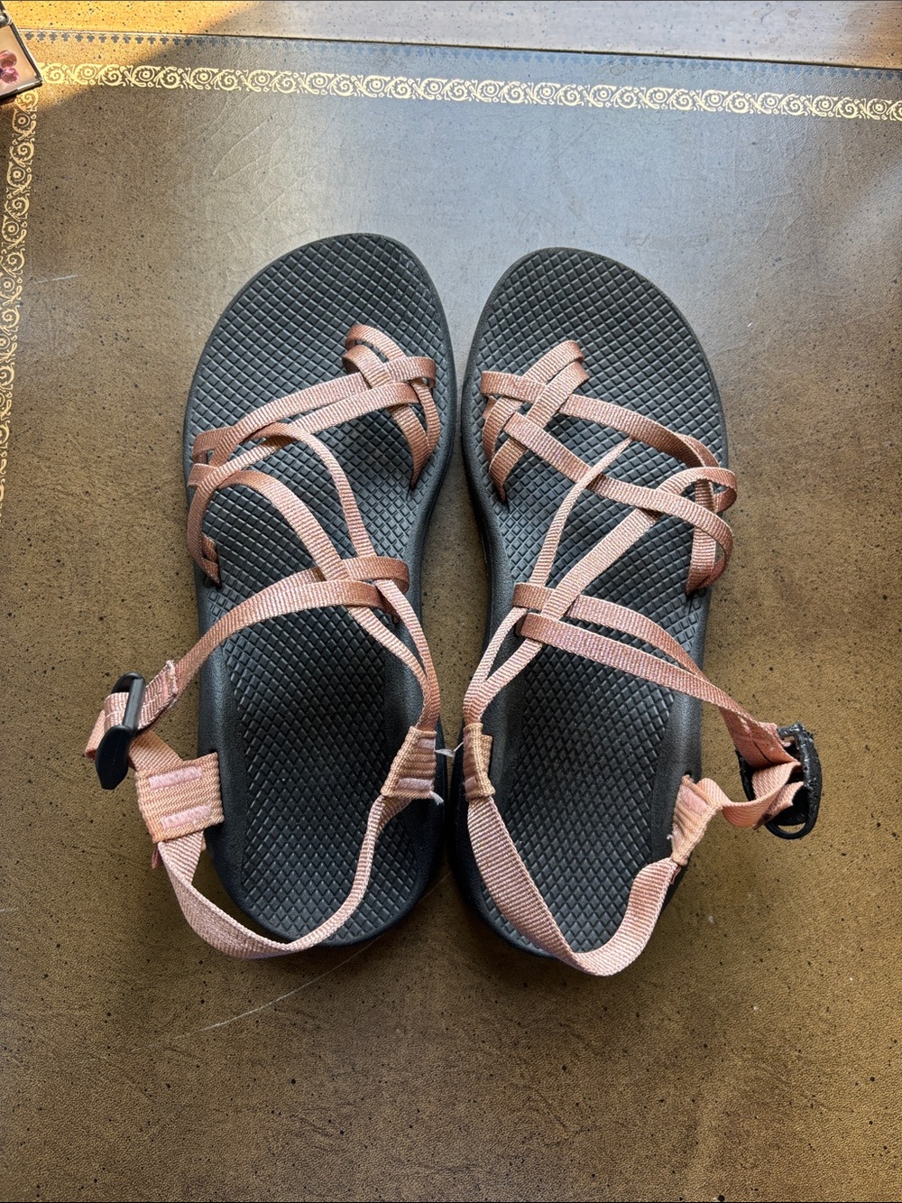Chaco Strappy Outdoor Sandals in Dusty Rose Gold and Black | Size 10